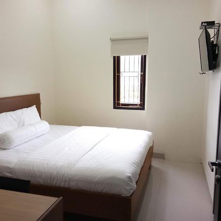 Clean & Comfort Homestay Ambon Εξωτερικό φωτογραφία